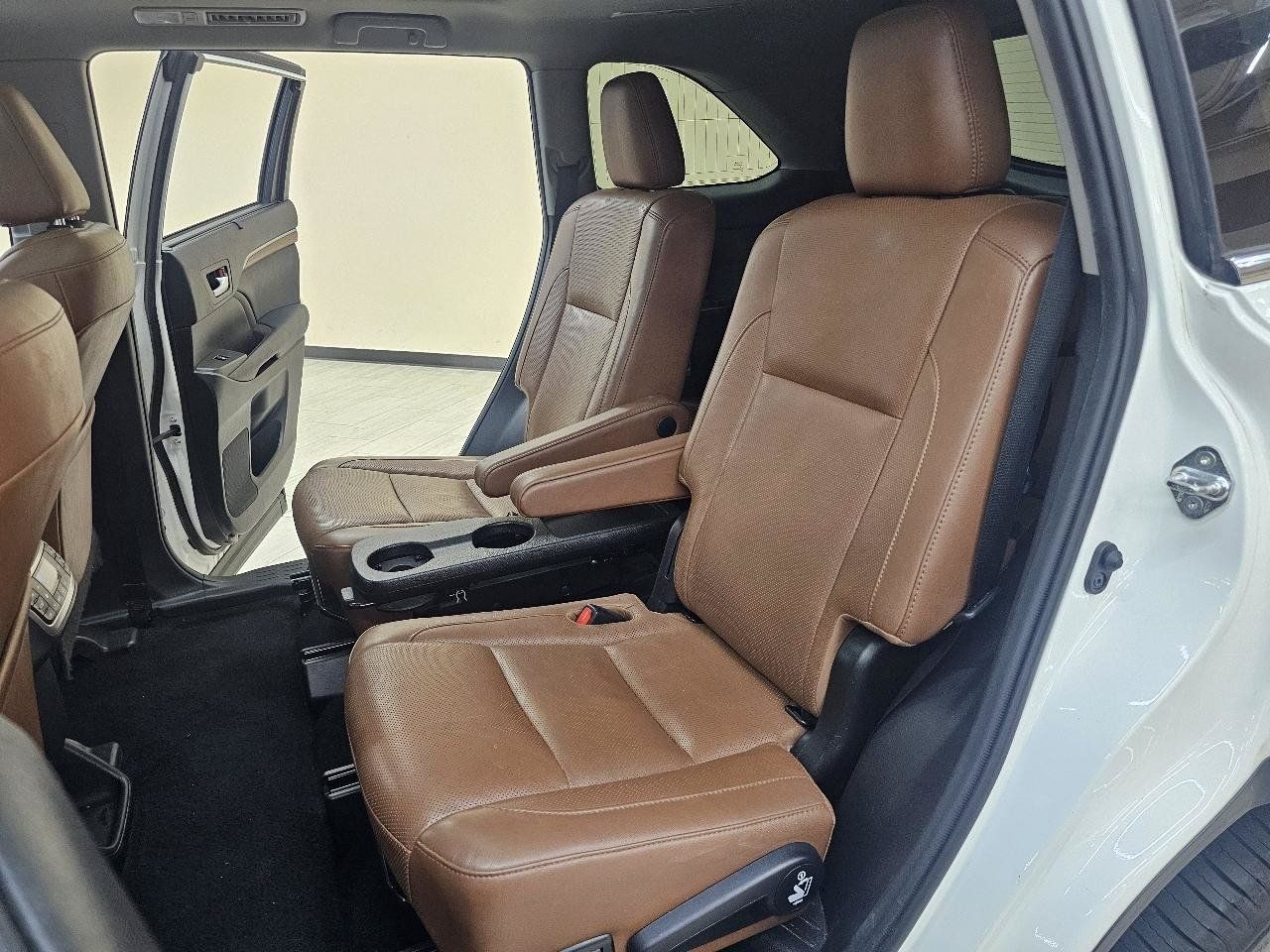 Used 2019 Toyota Highlander Limited Platinum FWD image 26
