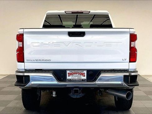 Used 2024 Chevrolet Silverado 2500 LT image 3