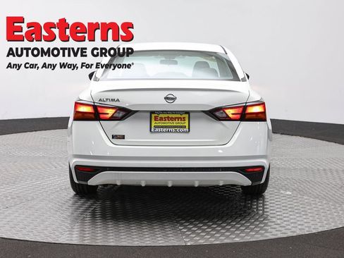 Used 2022 Nissan Altima 2.5 S FWD image 6