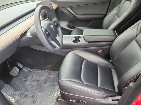 Used 2021 Tesla Model Y Long Range image 7