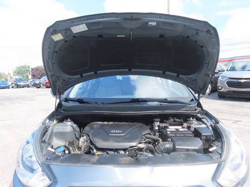 Used 2013 Hyundai Accent GLS w/ Premium Pkg FWD image 9