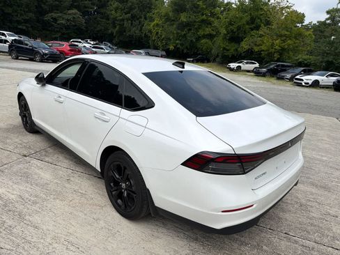 Used 2025 Honda Accord SE image 9