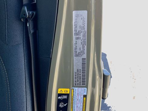 Used 2025 Jeep Gladiator Sport image 29