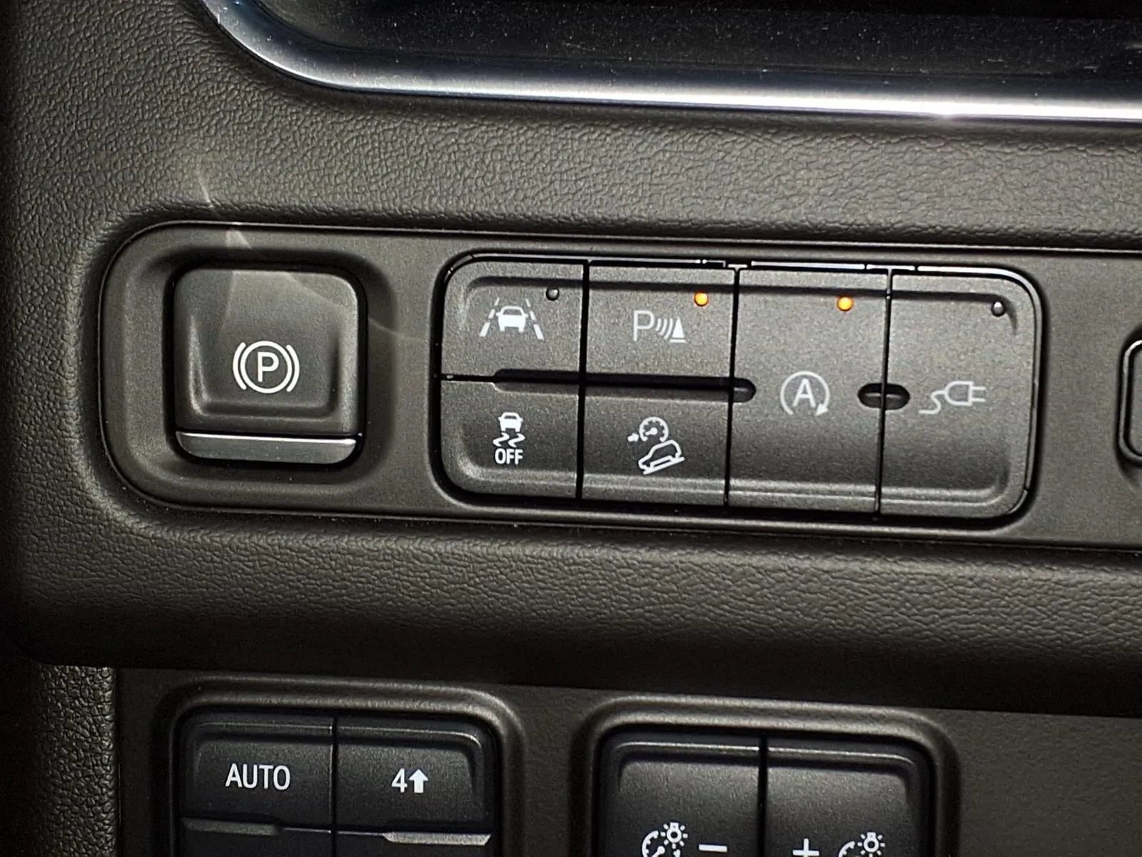 Used 2021 Chevrolet Suburban Premier AWD/4WD image 31