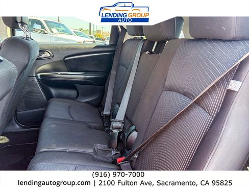 Used 2017 Dodge Journey SE w/ Flexible Seating Group FWD image 17
