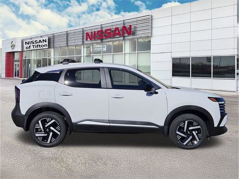 New 2026 Nissan Kicks SV w/ Cold Weather Package FWD image 8
