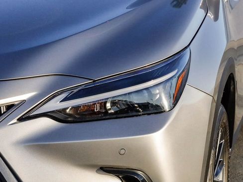 Used 2025 Lexus NX 250 FWD w/ Premium Package image 5