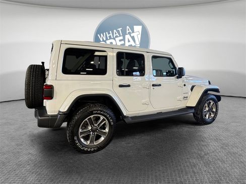 Used 2020 Jeep Wrangler Unlimited Sahara image 3