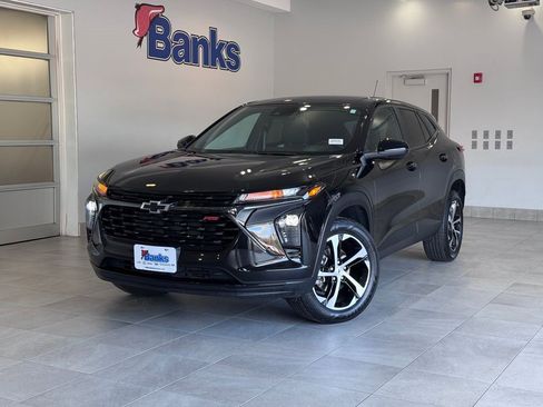 Certified 2024 Chevrolet Trax RS image 2