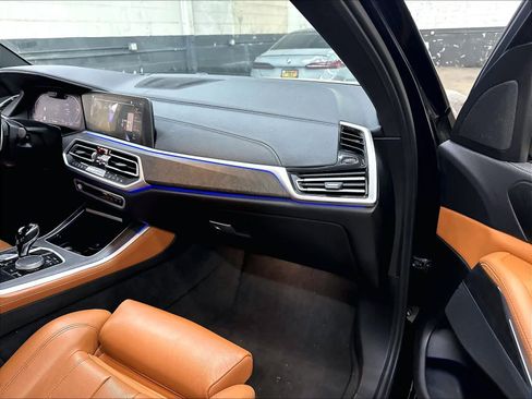 Used 2022 BMW X5 xDrive40i w/ M Sport Package AWD/4WD image 18