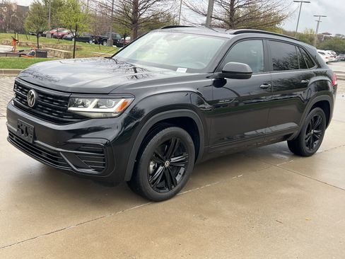 Certified 2023 Volkswagen Atlas Cross Sport SEL R-Line image 5
