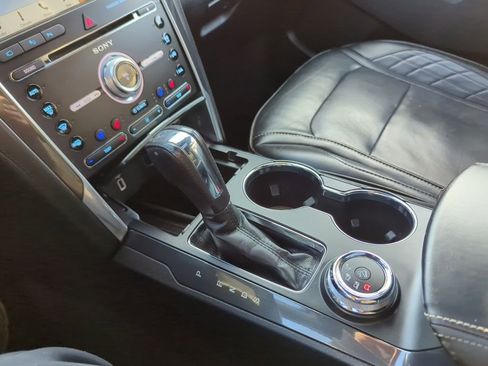 Used 2018 Ford Explorer Platinum image 23