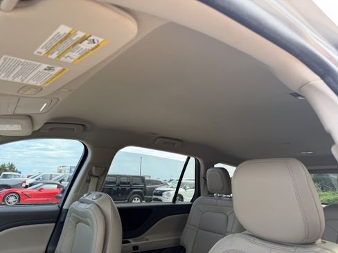 Used 2020 Lincoln Aviator Reserve RWD image 15