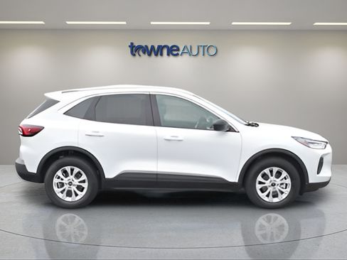Used 2023 Ford Escape Active w/ Tech Pack #1 AWD/4WD image 8
