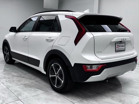 Used 2023 Kia Niro EX image 5