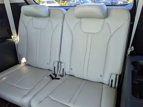 Certified 2024 Kia Sorento S w/ Panoramic Sunroof Package image 20