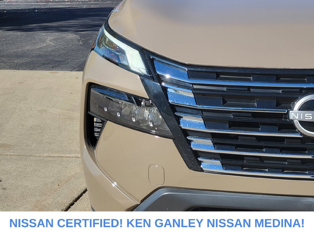 Certified 2024 Nissan Rogue SV w/ SV Premium Package AWD/4WD image 9