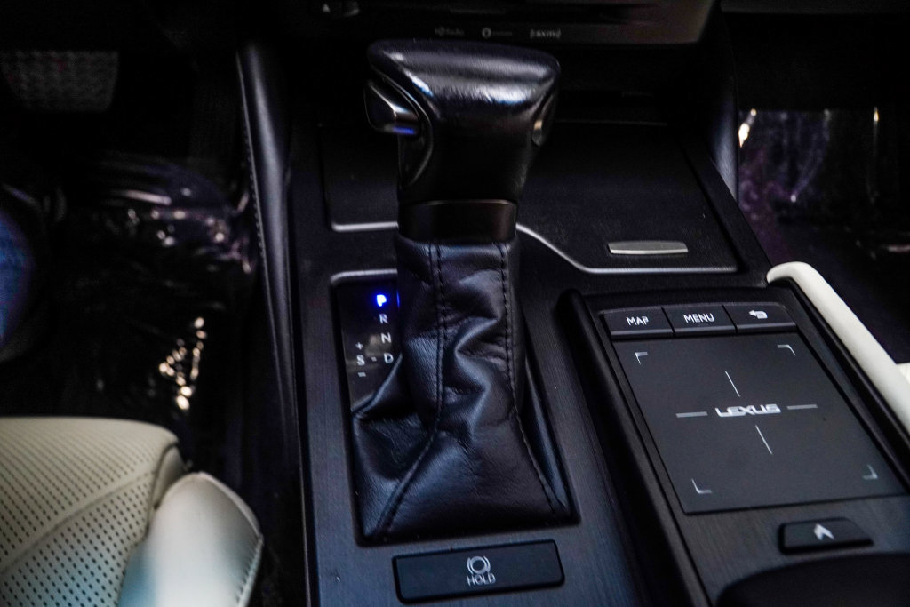 Used 2022 Lexus ES 350 Ultra Luxury w/ Accessory Package 2 FWD image 25