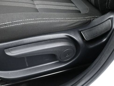 Used 2024 Hyundai Venue SEL FWD image 11