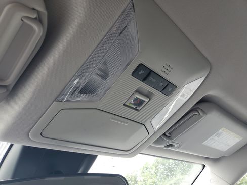 Certified 2025 Toyota RAV4 XLE AWD/4WD image 29