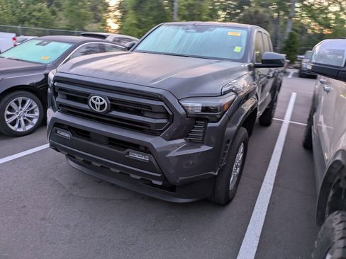 Used 2024 Toyota Tacoma SR5 image 4