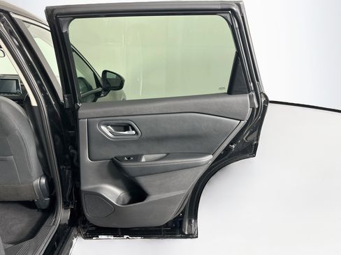 Used 2026 Nissan Rogue SV AWD/4WD image 30