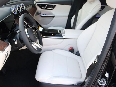 Used 2026 Mercedes-Benz GLC 300 image 5