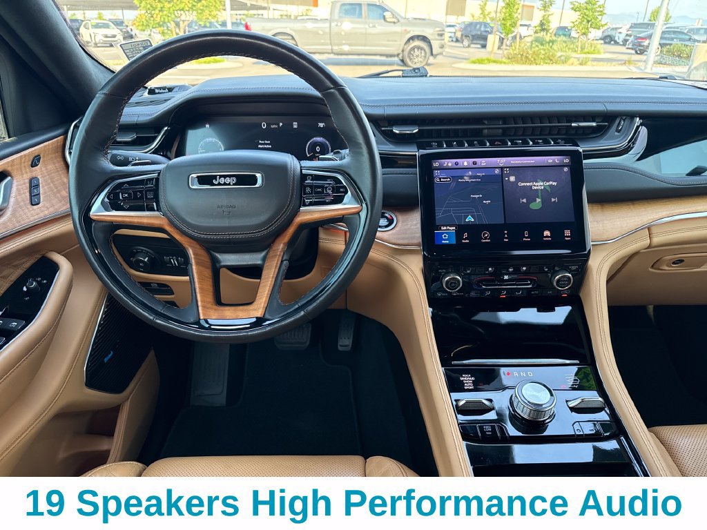 Used 2024 Jeep Grand Cherokee L Summit AWD/4WD image 10
