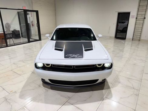Used 2015 Dodge Challenger R/T w/ Quick Order Package 28B R/T RWD image 2