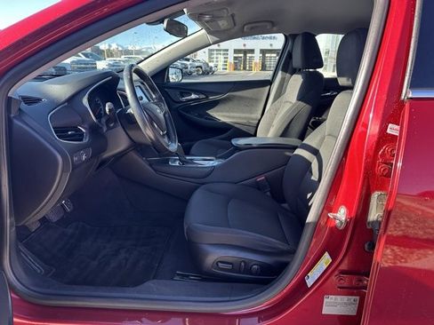 Used 2016 Chevrolet Malibu LT image 2