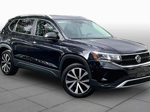 Used 2022 Volkswagen Taos SE w/ IQ.Drive SE Package image 3