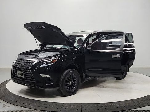 Used 2023 Lexus GX 460 Premium w/ Premium Package image 11