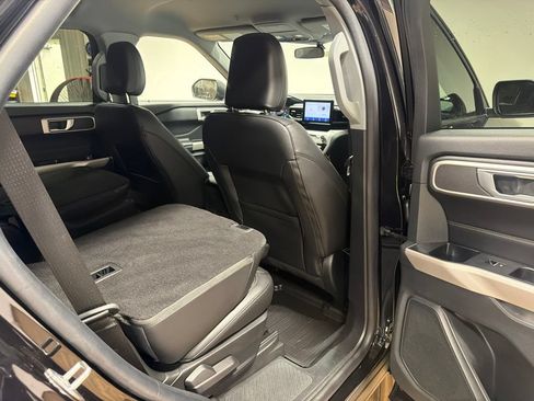 Used 2023 Ford Explorer XLT w/ Equipment Group 202A AWD/4WD image 36