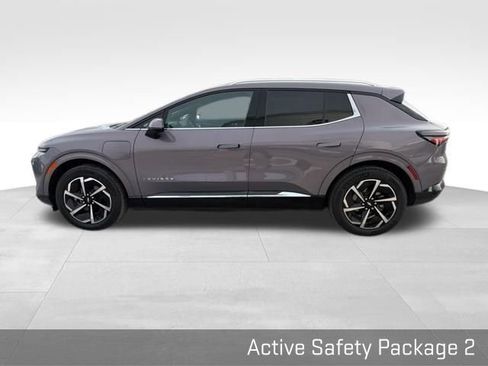 Used 2025 Chevrolet Equinox EV LT w/ Convenience Package image 9