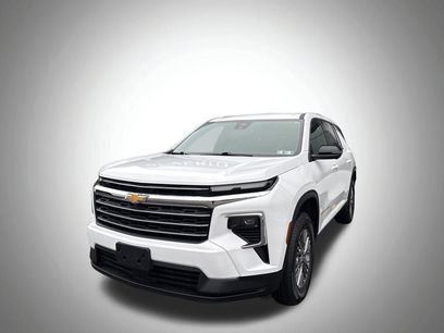 Used 2024 Chevrolet Traverse LT