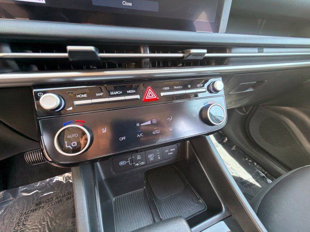 Used 2025 Hyundai Tucson SEL AWD/4WD image 26