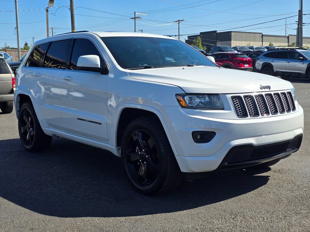 Used 2015 Jeep Grand Cherokee Altitude AWD/4WD image 4