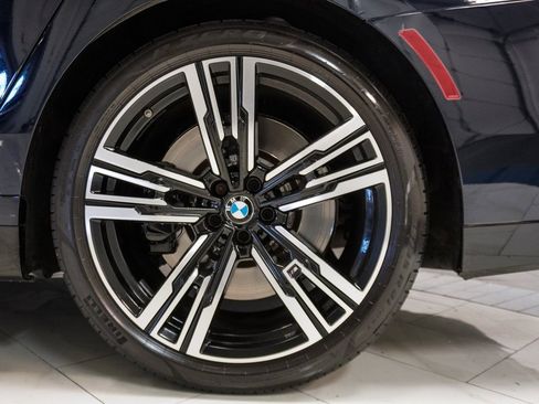 Used 2023 BMW 760i xDrive w/ Luxury Rear Seating Package image 40