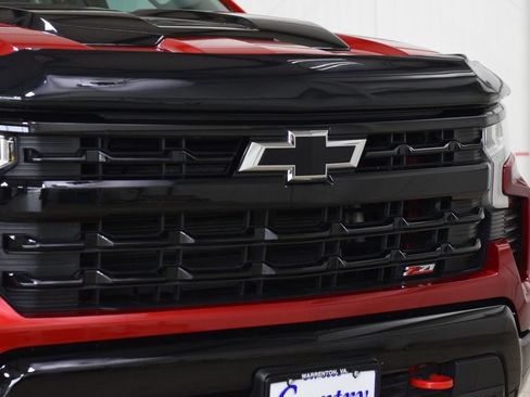 Used 2023 Chevrolet Silverado 1500 LT Trail Boss AWD/4WD image 11