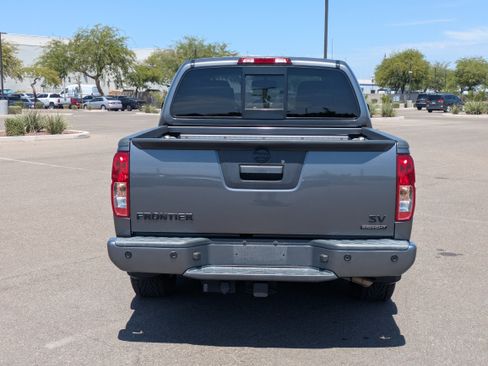 Used 2020 Nissan Frontier SV w/ Midnight Edition Floor Mats RWD image 4