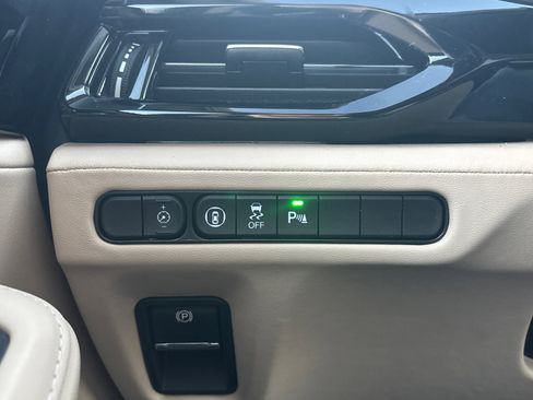 Used 2024 Acura MDX SH-AWD w/ Technology Package image 60