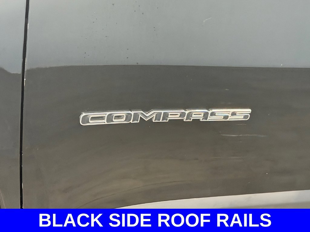 Used 2024 Jeep Compass Latitude AWD/4WD image 5