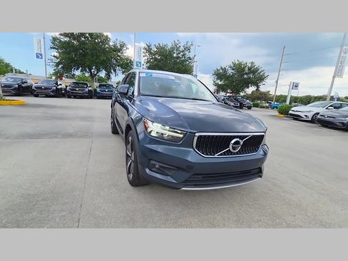 Used 2021 Volvo XC40 T5 Momentum w/ Premium Package AWD/4WD image 36