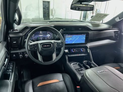 Used 2025 GMC Sierra 2500 AT4 AWD/4WD image 19