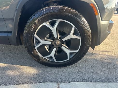 Used 2024 Rivian R1S Adventure AWD/4WD image 15