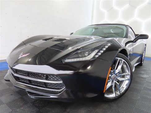 Used 2019 Chevrolet Corvette Stingray Convertible w/ 3LT Preferred Equipment Group RWD image 2