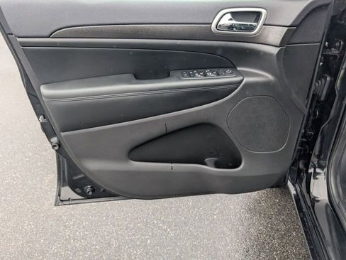 Used 2018 Jeep Grand Cherokee Altitude image 10