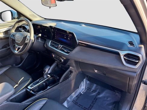 Used 2024 Chevrolet TrailBlazer ACTIV w/ Driver Confidence Package image 27