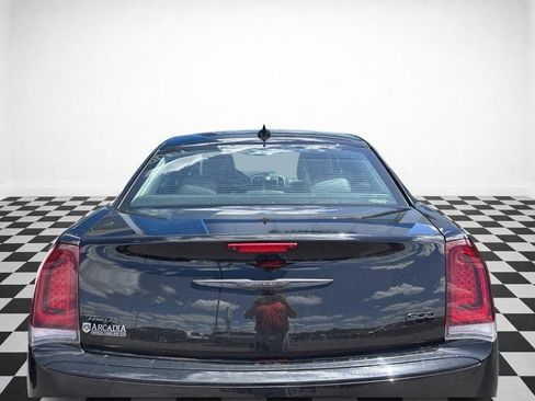 Used 2021 Chrysler 300 Touring L AWD/4WD image 7
