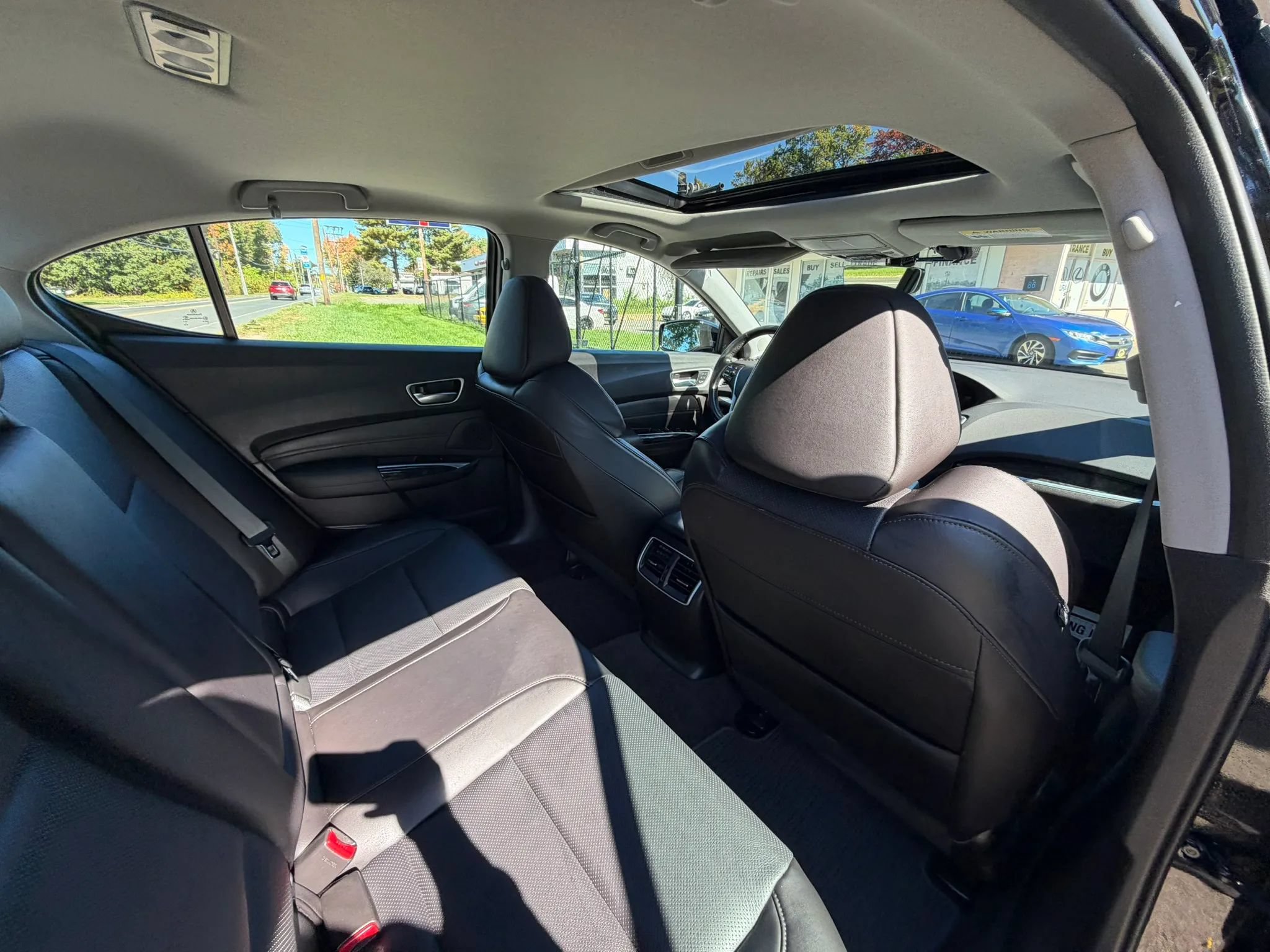 Used 2018 Acura TLX w/ Technology Package FWD image 15